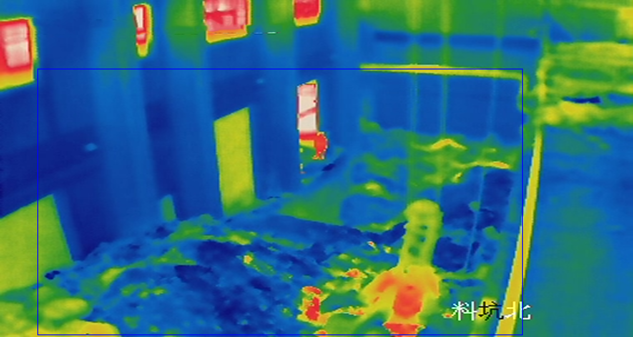 机械爪抓散高温垃圾